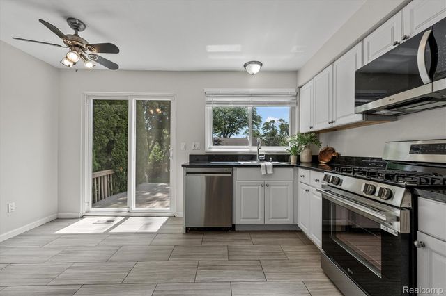 16249 Birwood Avenue, Beverly Hills Village, MI 48025