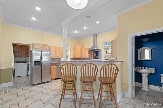 4131 Shenandoah Avenue, St Louis, MO 63110