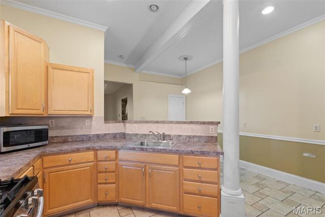 4131 Shenandoah Avenue, St Louis, MO 63110