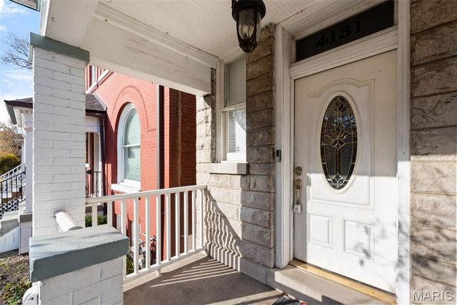 4131 Shenandoah Avenue, St Louis, MO 63110