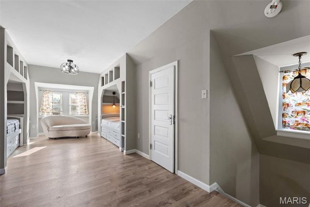 4131 Shenandoah Avenue, St Louis, MO 63110