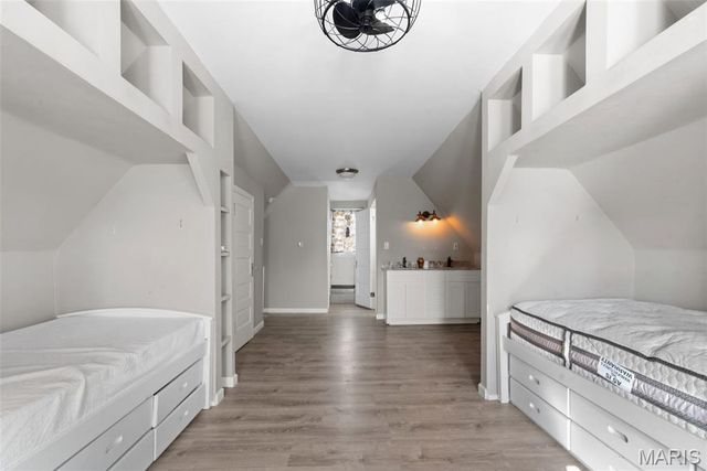 4131 Shenandoah Avenue, St Louis, MO 63110