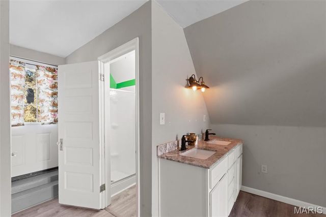 4131 Shenandoah Avenue, St Louis, MO 63110