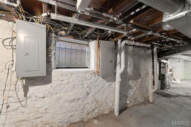 4131 Shenandoah Avenue, St Louis, MO 63110