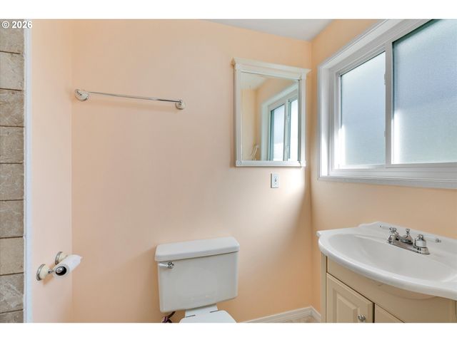 5814 Se CLAYSON Ave, Milwaukie, OR 97267