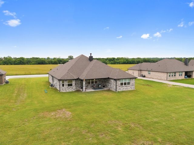 123 Cedar Elm Lane, Nevada, TX 75173