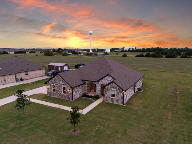 123 Cedar Elm Lane, Nevada, TX 75173