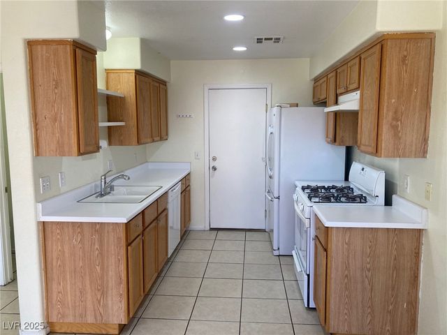 752 SPOTTED EAGLE Street 0, Henderson, NV 89015