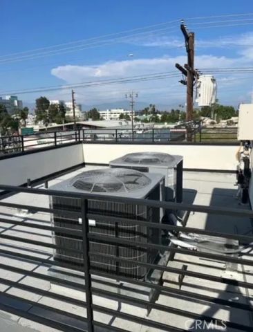 6719 Sepulveda Boulevard, Van Nuys, CA 91411