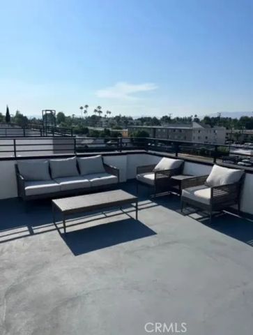 6719 Sepulveda Boulevard, Van Nuys, CA 91411