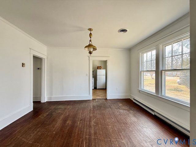 312 E Church St, Kilmarnock, VA 22482