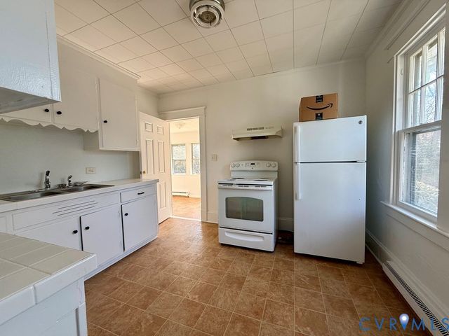 312 E Church St, Kilmarnock, VA 22482