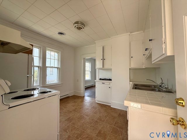 312 E Church St, Kilmarnock, VA 22482