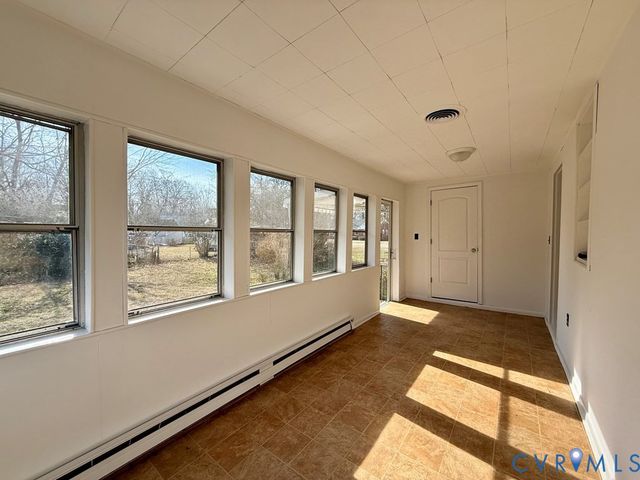 312 E Church St, Kilmarnock, VA 22482