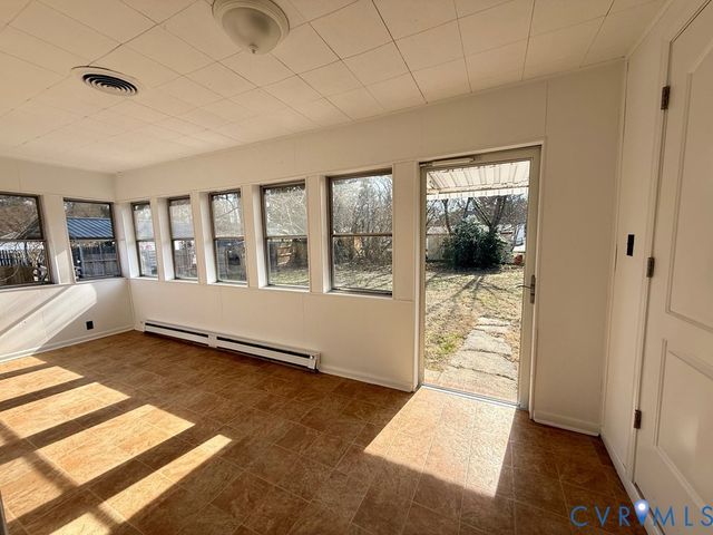 312 E Church St, Kilmarnock, VA 22482