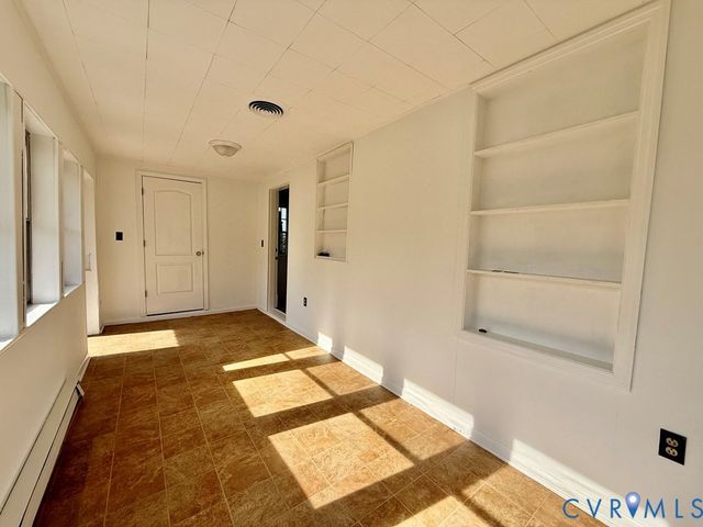 312 E Church St, Kilmarnock, VA 22482