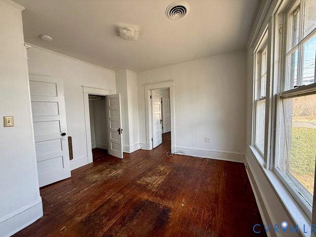 312 E Church St, Kilmarnock, VA 22482