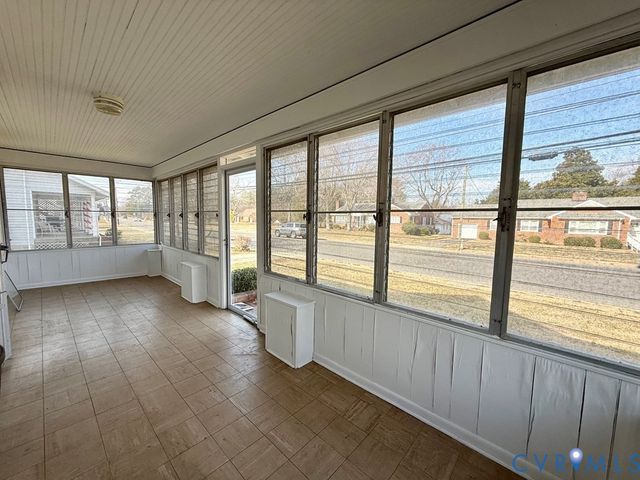 312 E Church St, Kilmarnock, VA 22482