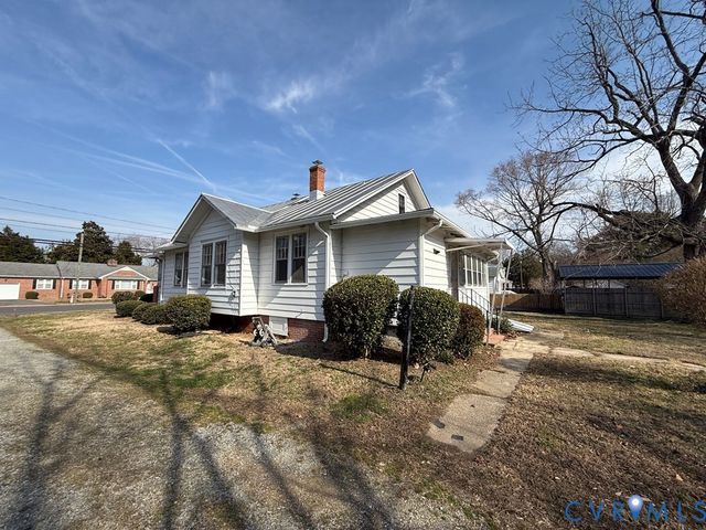 312 E Church St, Kilmarnock, VA 22482