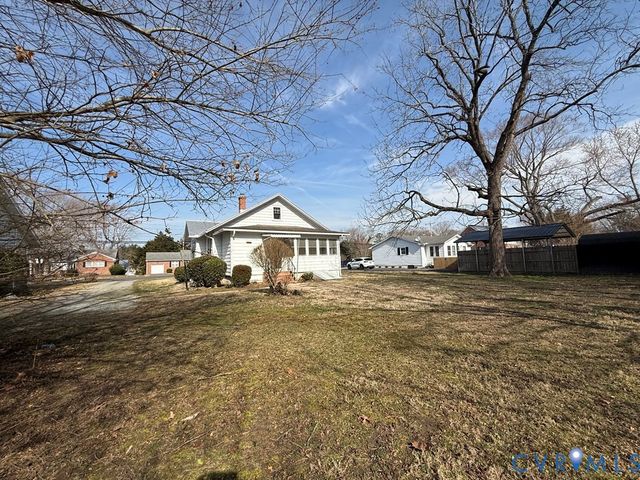 312 E Church St, Kilmarnock, VA 22482