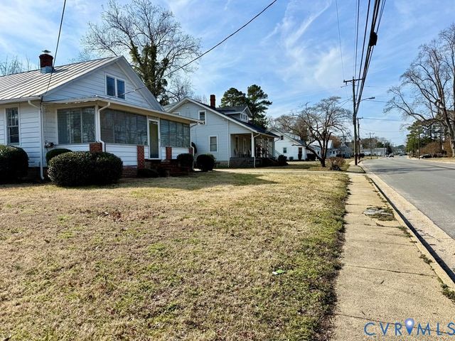 312 E Church St, Kilmarnock, VA 22482