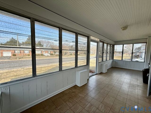 312 E Church St, Kilmarnock, VA 22482