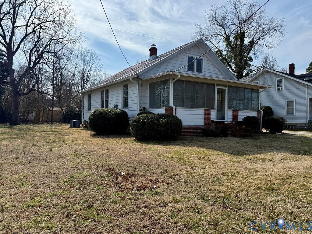312 E Church St, Kilmarnock, VA 22482
