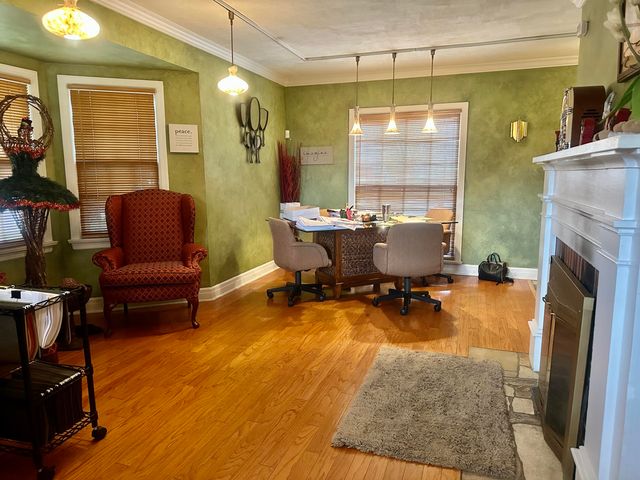 1737 E Walnut Street, Springfield, MO 65802