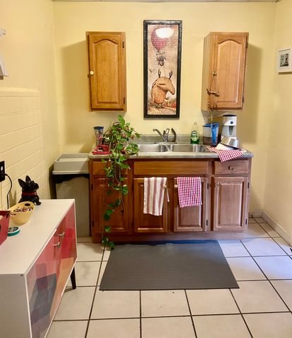 1737 E Walnut Street, Springfield, MO 65802