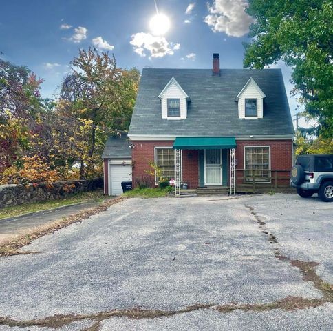 1737 E Walnut Street, Springfield, MO 65802