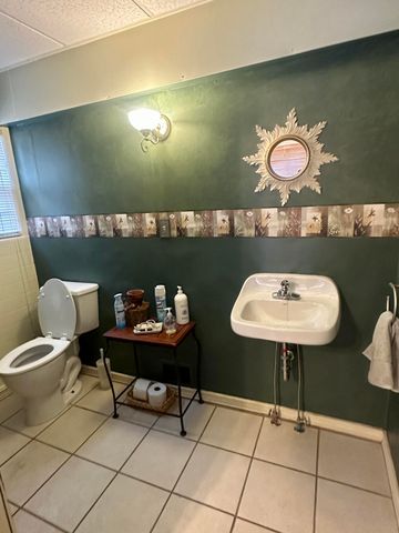 1737 E Walnut Street, Springfield, MO 65802