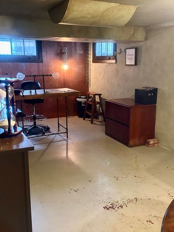 1737 E Walnut Street, Springfield, MO 65802