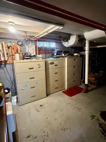 1737 E Walnut Street, Springfield, MO 65802