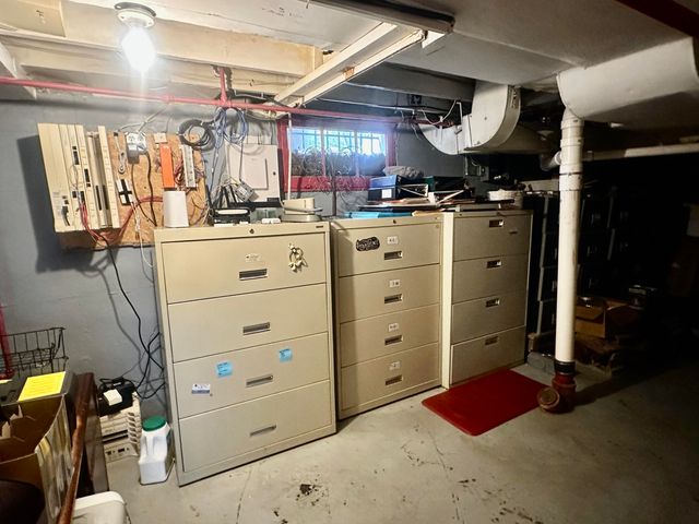 1737 E Walnut Street, Springfield, MO 65802