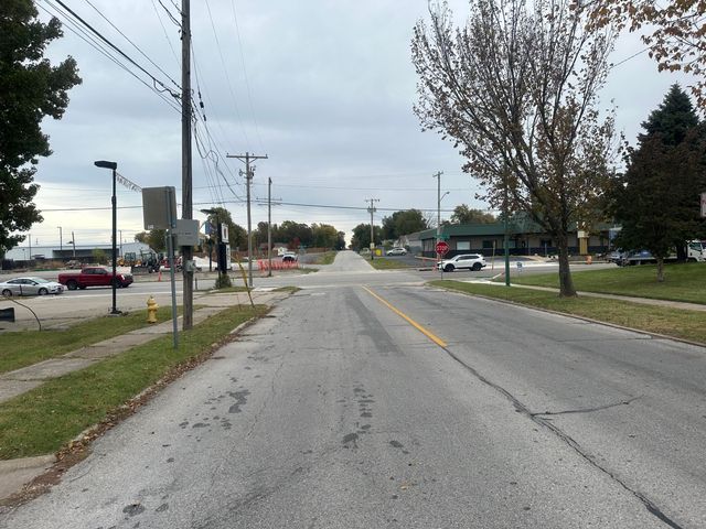 1737 E Walnut Street, Springfield, MO 65802