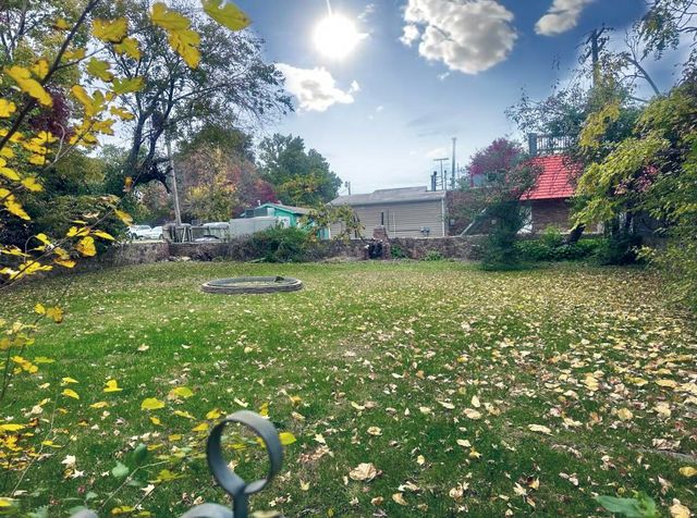 1737 E Walnut Street, Springfield, MO 65802