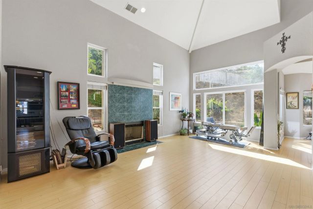 2142 Hidden Mesa Rd, El Cajon, CA 92019