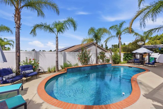 2142 Hidden Mesa Rd, El Cajon, CA 92019