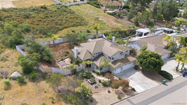 2142 Hidden Mesa Rd, El Cajon, CA 92019