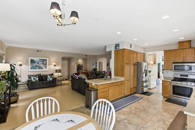 2142 Hidden Mesa Rd, El Cajon, CA 92019