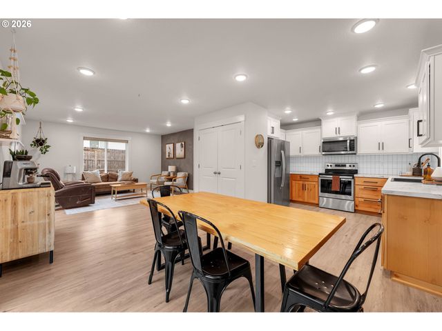 610 STONE VIEW Way, Kalama, WA 98625