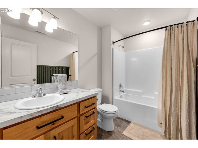 610 STONE VIEW Way, Kalama, WA 98625