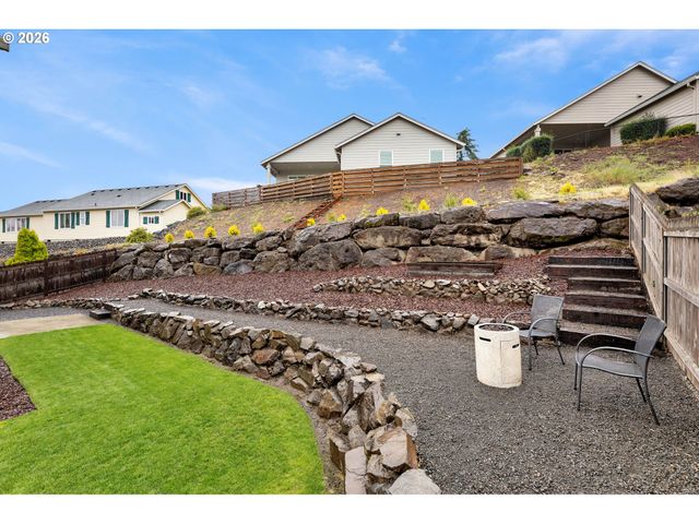 610 STONE VIEW Way, Kalama, WA 98625