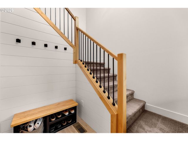 610 STONE VIEW Way, Kalama, WA 98625