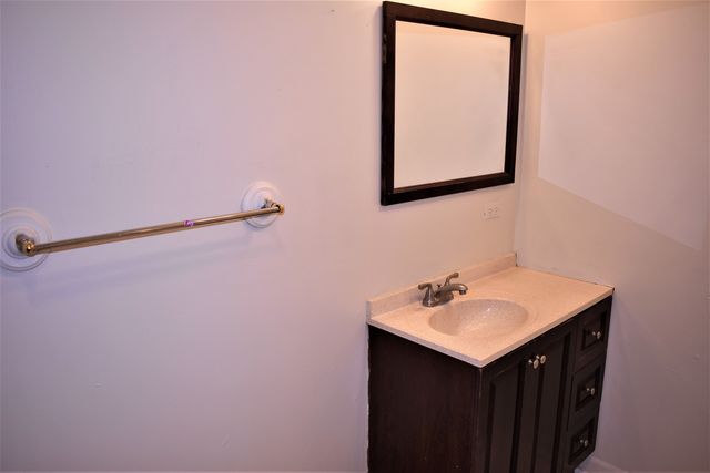 4835 W Congress Parkway, Chicago, IL 60644