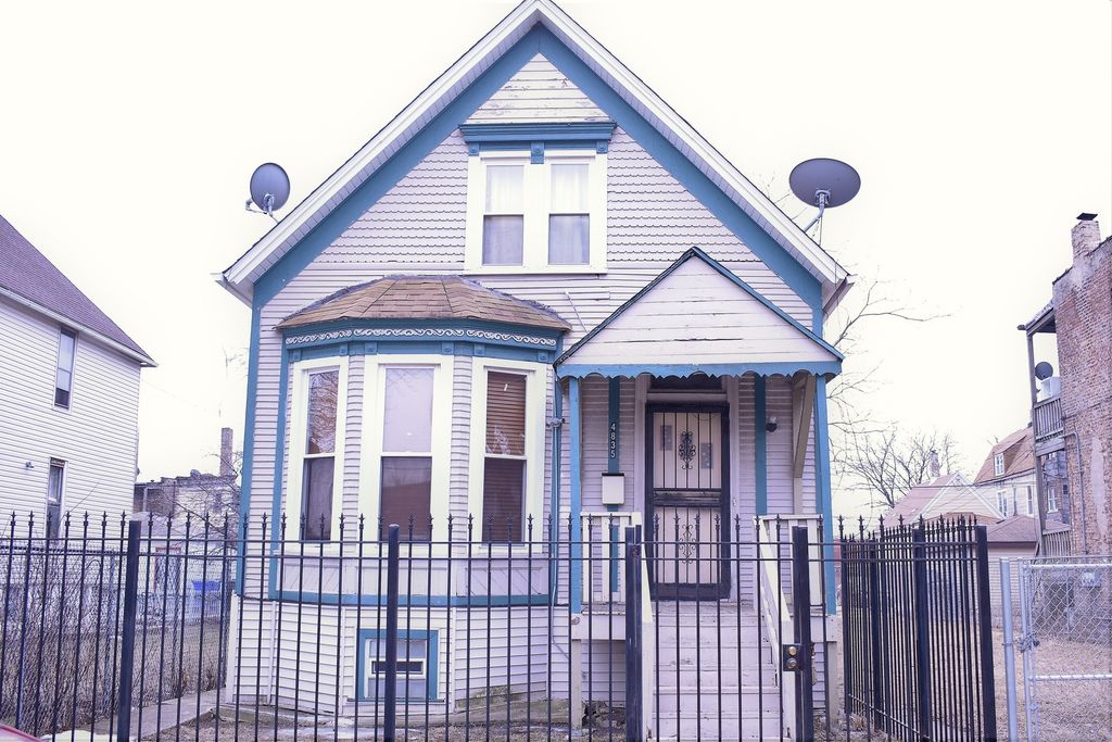 4835 W Congress Parkway, Chicago, IL 60644