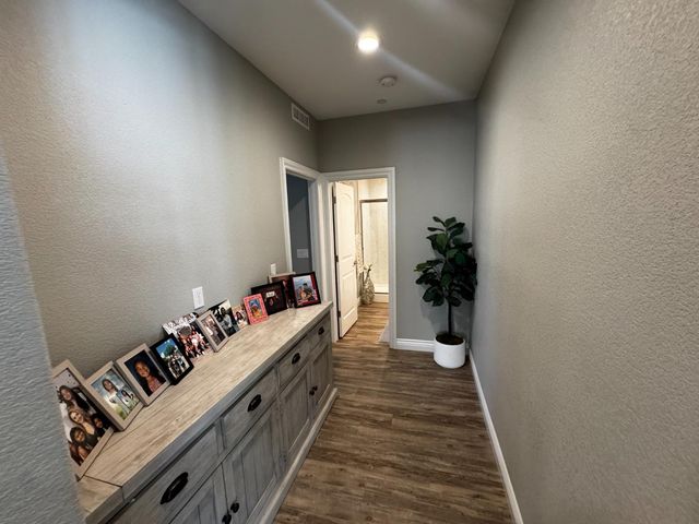 8026 Prairie Hawk Way, Sacramento, CA 95829