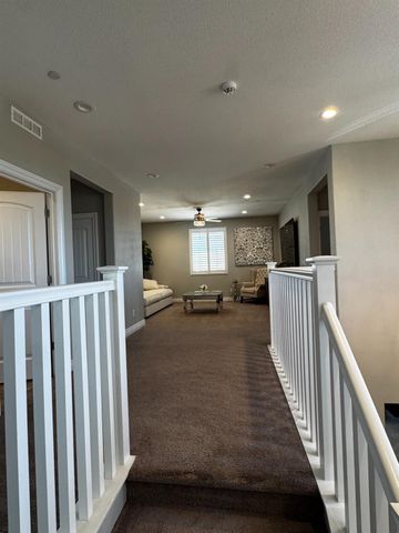 8026 Prairie Hawk Way, Sacramento, CA 95829