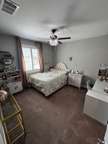 8026 Prairie Hawk Way, Sacramento, CA 95829