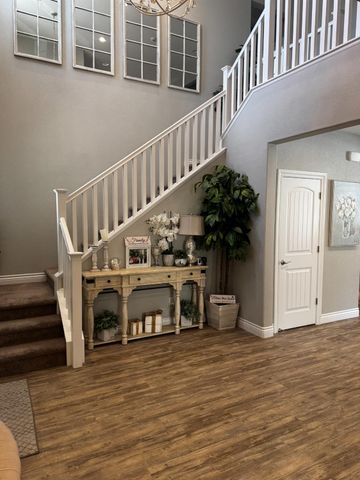 8026 Prairie Hawk Way, Sacramento, CA 95829